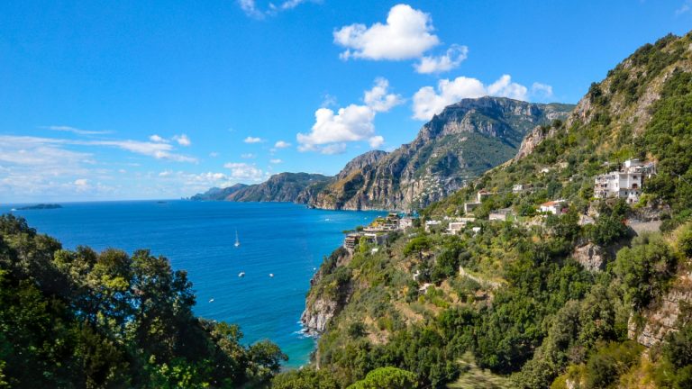 Trekking en la Costa Amalfitana: Ischia, Capri, Sorrento, Positano y Amalfi