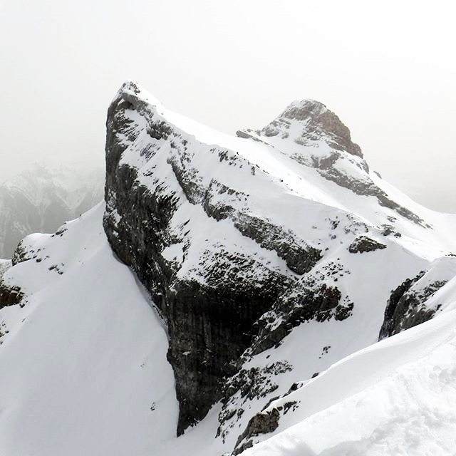 Picos Sombrero y Lecherin || by @gonzabala (Instagram) #travesiapirenaica #Pirineos #Pyrénées #Pyrenees