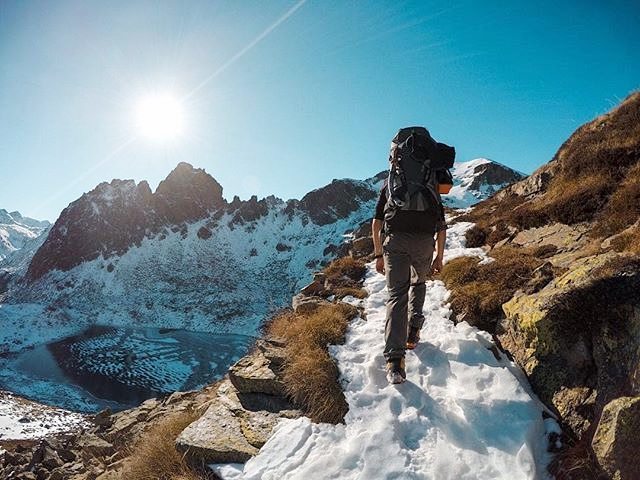 A great hike in the Pyrenees ❄️ || by @baptiste_bilouleloup (Instagram) #travesiapirenaica #Pirineos #Pyrénées #Pyrenees
