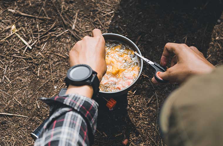 Qué comida llevar a una excursión a la montaña: consejos de nutrición para combatir el hambre mientras realizas trekking