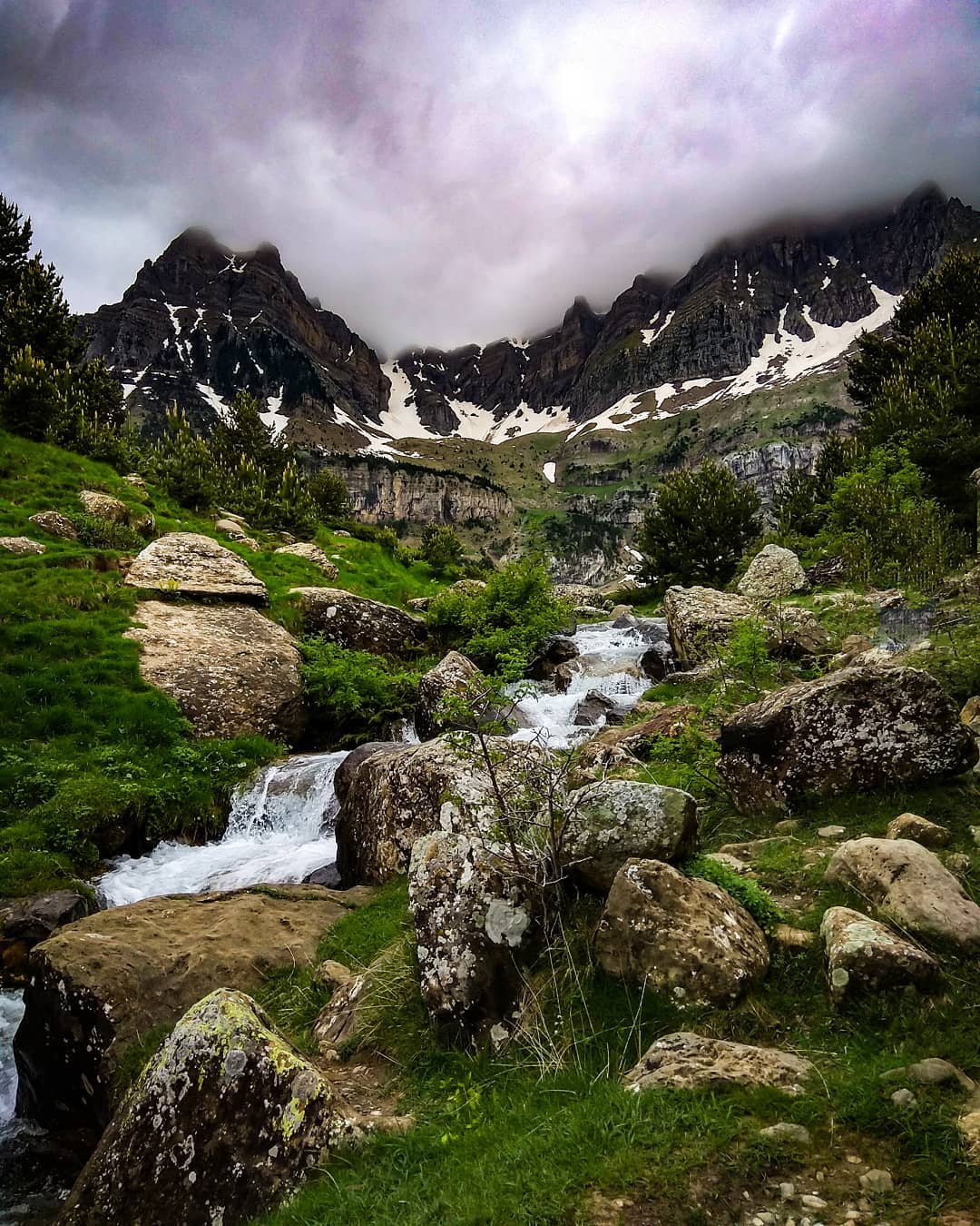 Fotografía montaña Pirineos by @sandra.rocks
