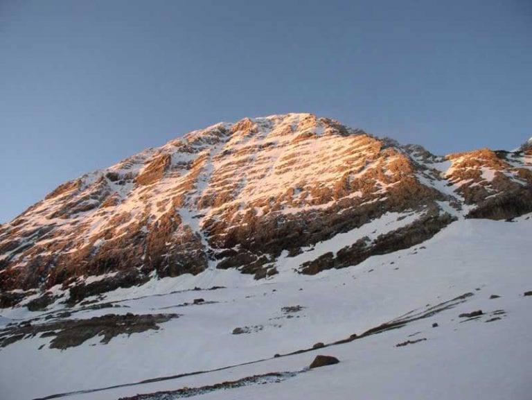 Las mejores rutas de escalada hielo y nieve en los Pirineos