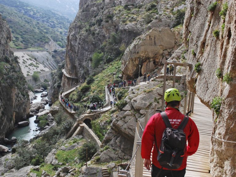 Caminito del Rey: una ruta de senderismo por Málaga para amantes del vértigo