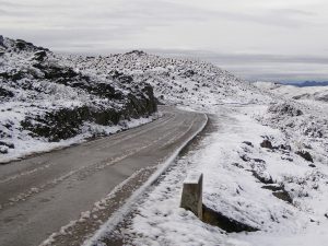 Carretera Pico El Aguila (Collado del Cóndor) / Foto: Isaac Bonyuet, CC BY-SA 2.0, (Wikimedia Commons)