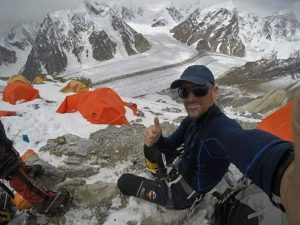 Sergi Mingote en el C2 del Broad Peak