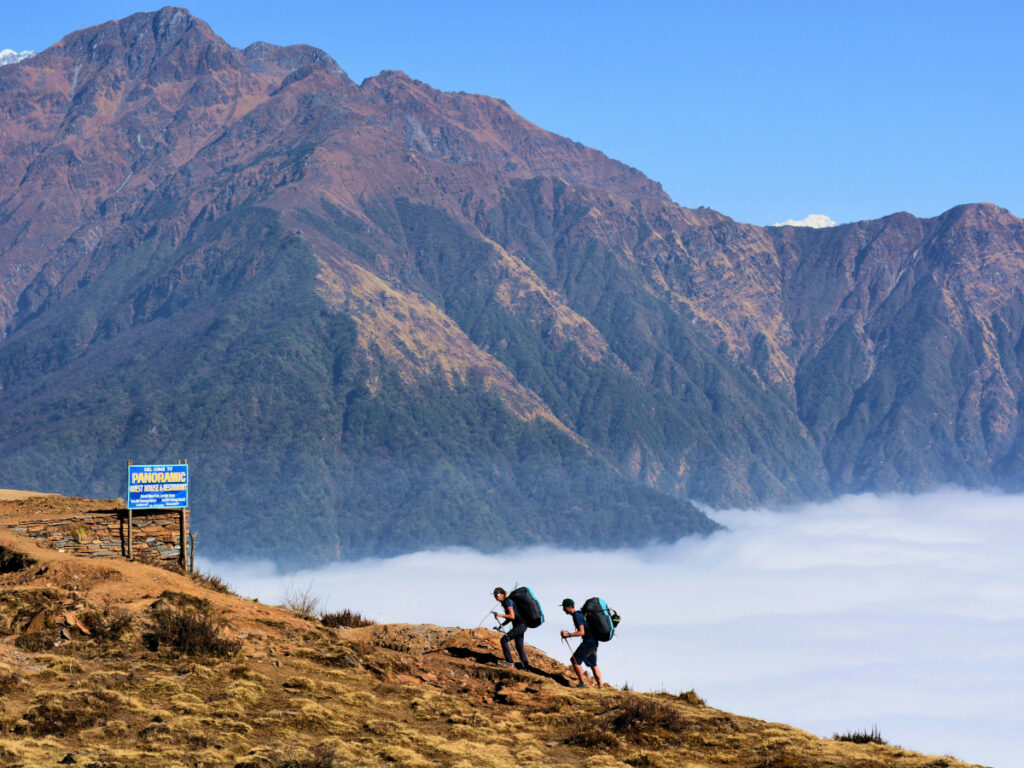 Trekking en el Himalaya / Foto: Laurentiu Morariu (Unsplash)