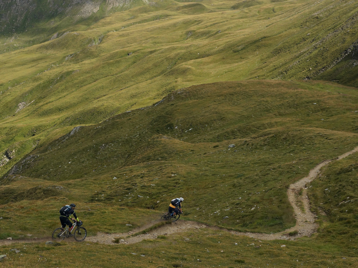 ¿Qué partes del cuerpo se trabajan al andar en bicicleta de montaña y cómo ejercitar un adecuado plan de entrenamiento? / Foto: Sebastian Marx (Unsplash)