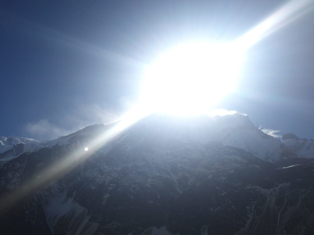 Alex Txikon arranca su tercera rotación en altura de su invernal al Annapurna muy pendiente del viento